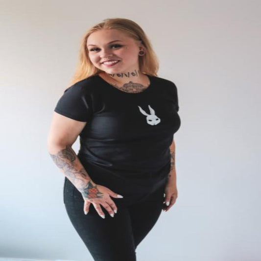 naisten t paita musta